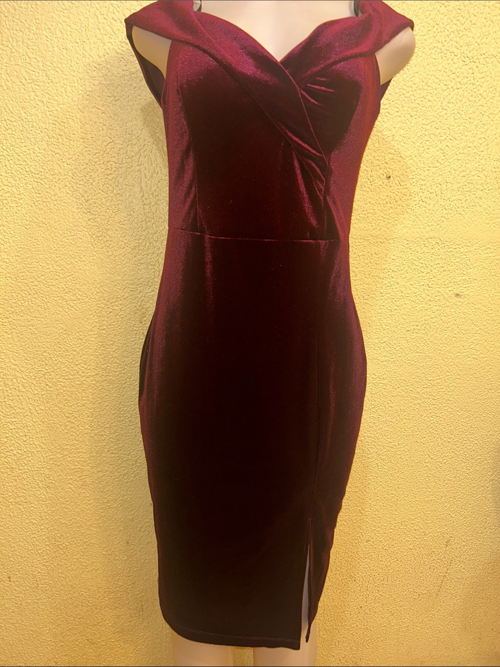 Off-Shoulder Burgundy Velvet Midi Dress